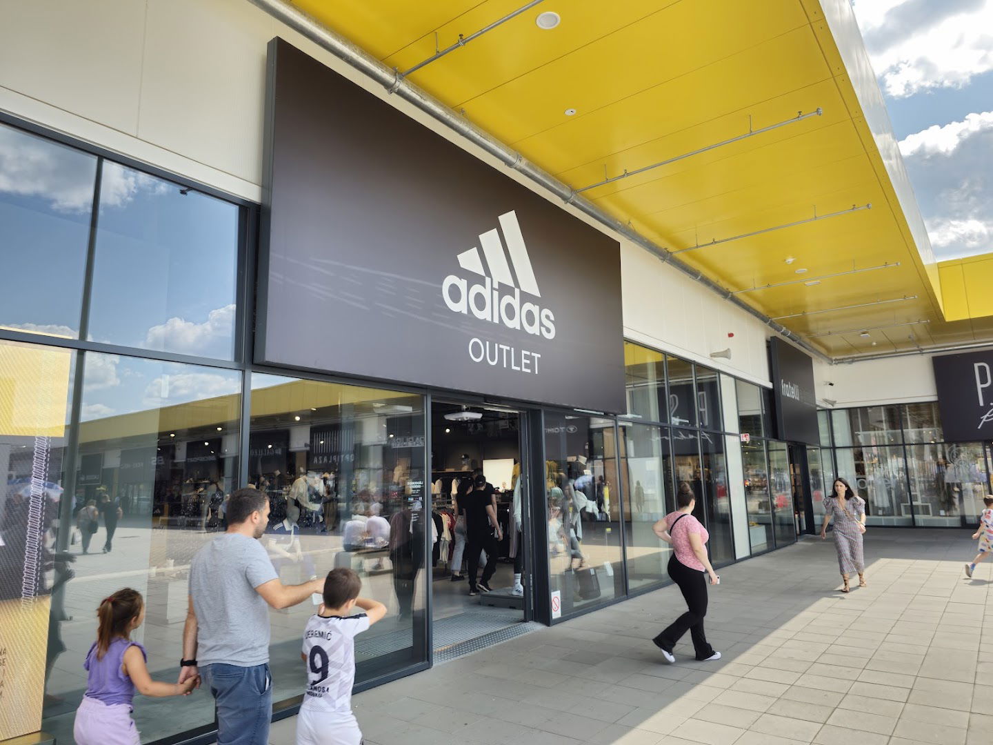 Adidas Outlet