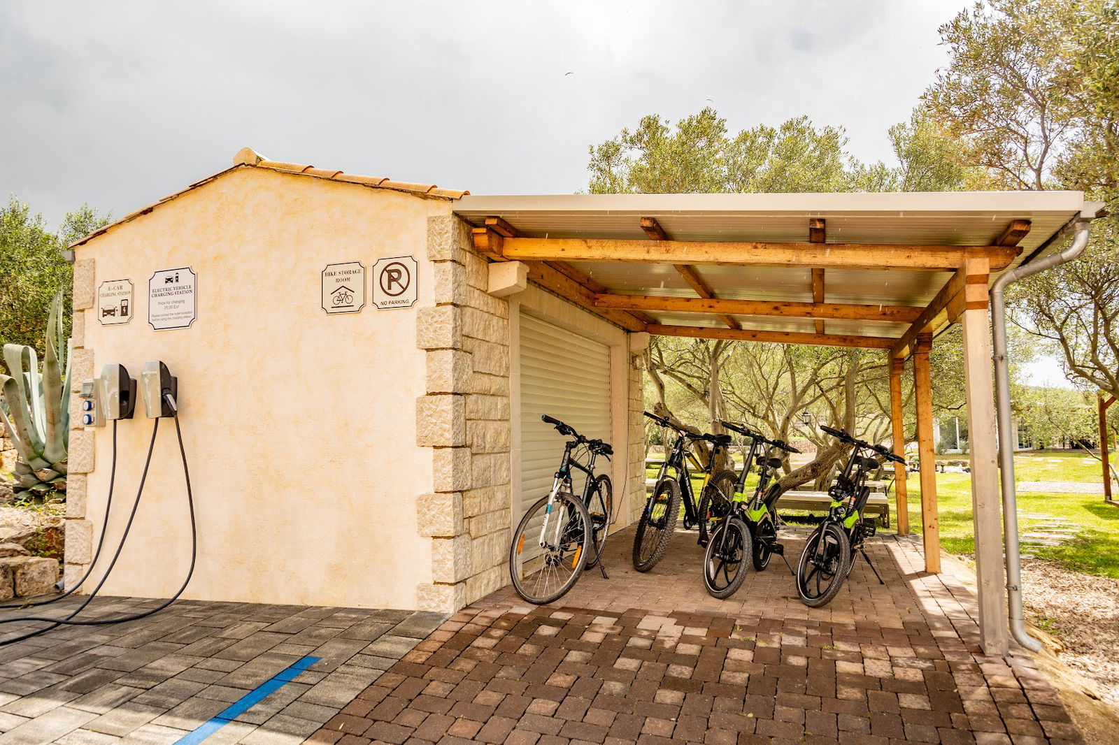 Tesla Destination Charger