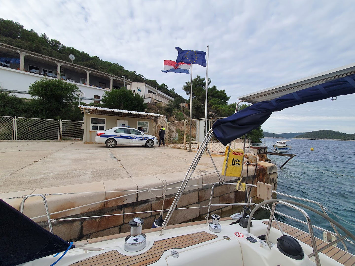 Croatian Customs / Kontrolno mjesto Ubli Lastovo