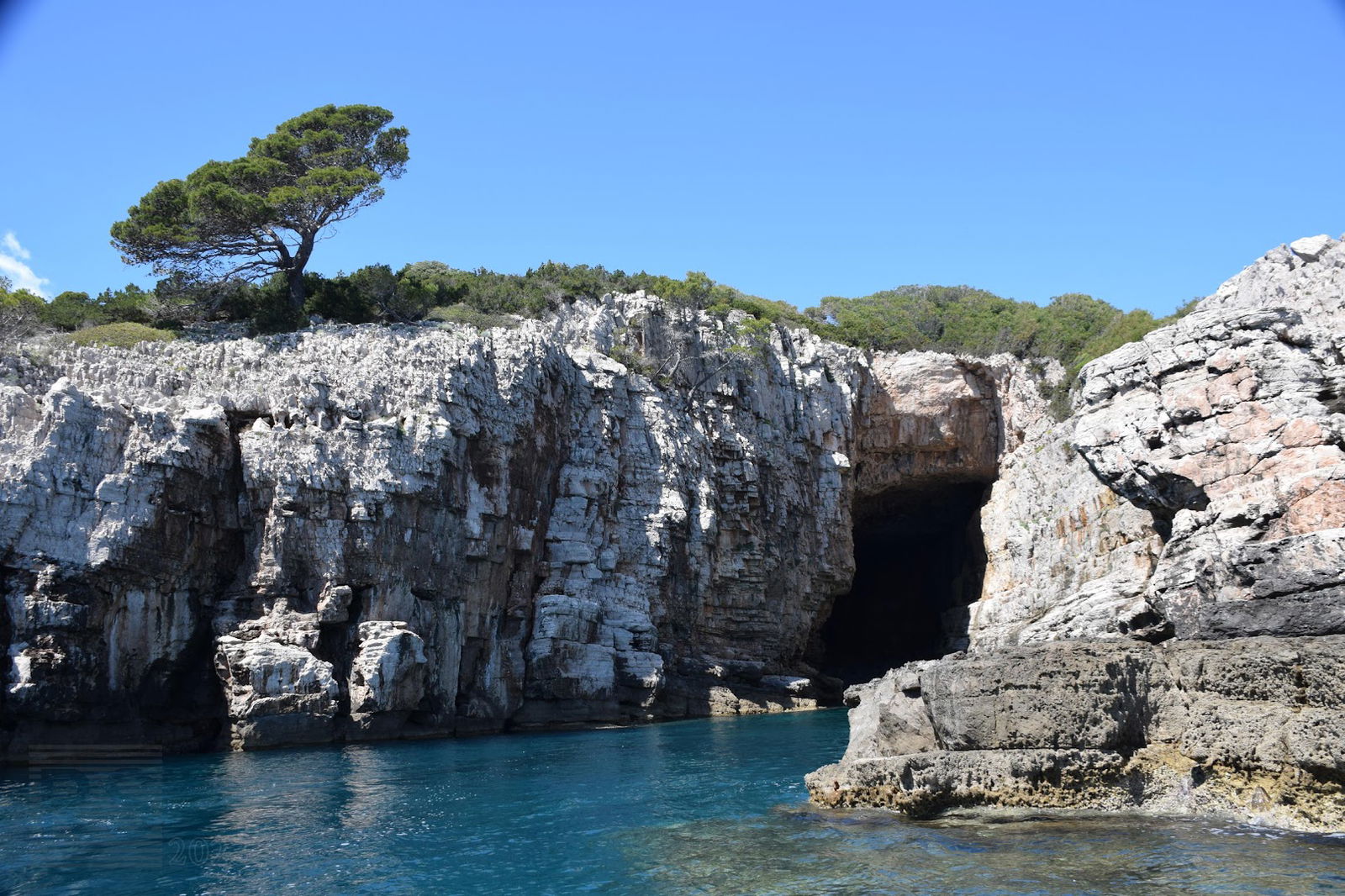 Golub Špilja (Kayaking Cave)