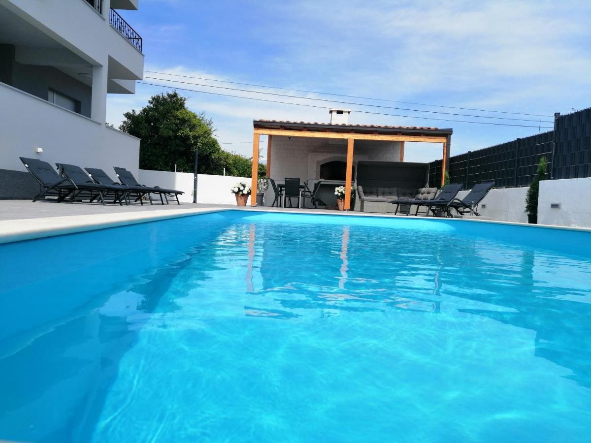 Villa Apartments AA 1