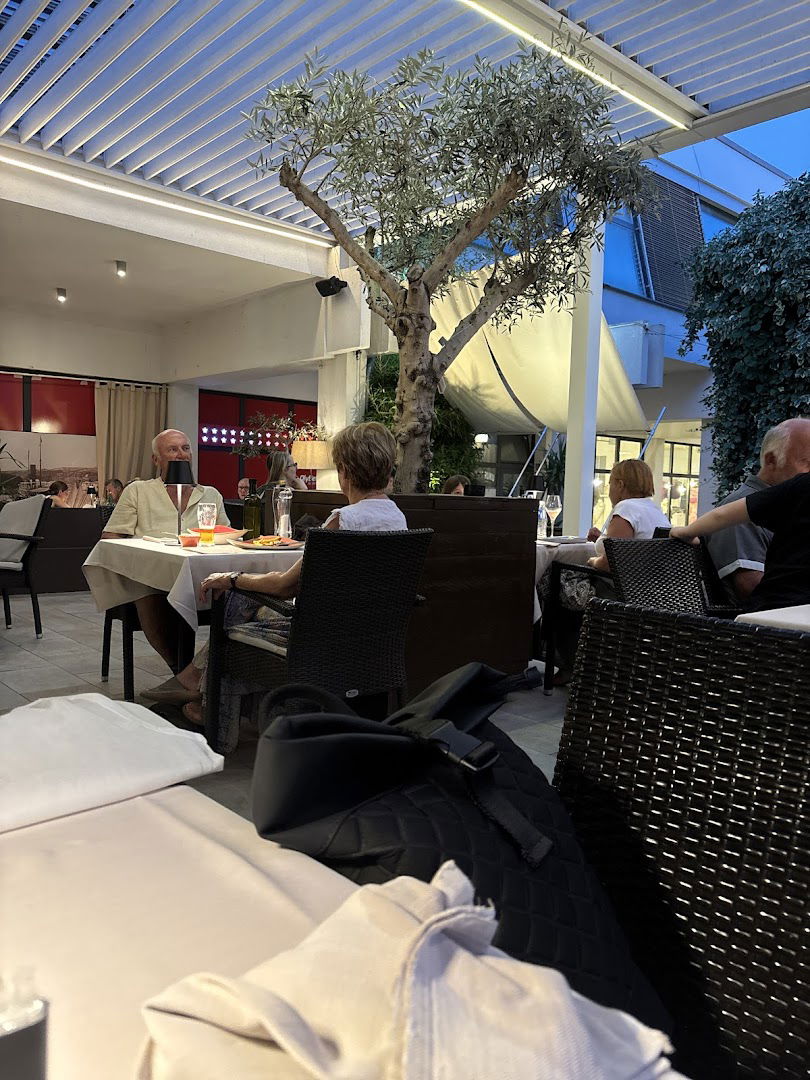 Restaurant & Caffe „Velum“