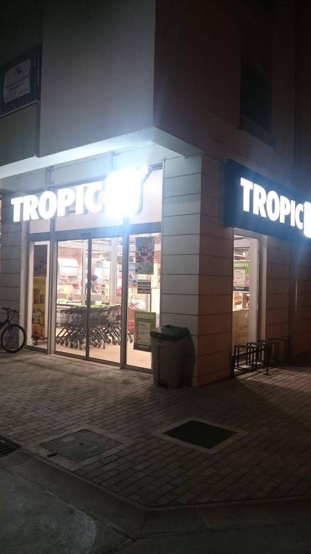 Tropic market 12