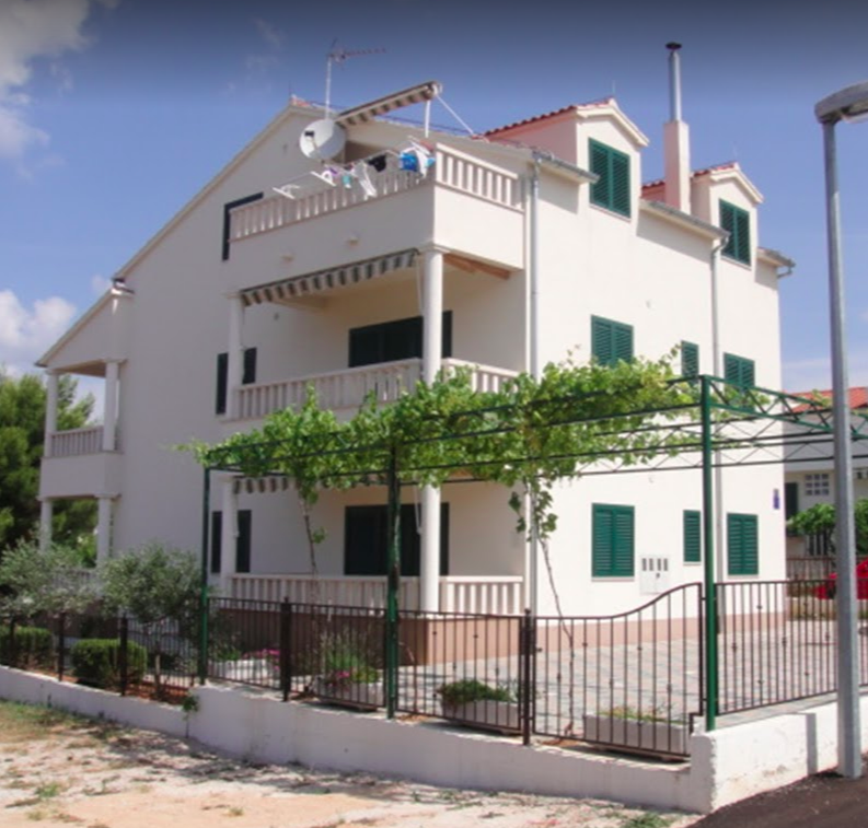 Apartments Srdarev Pencov