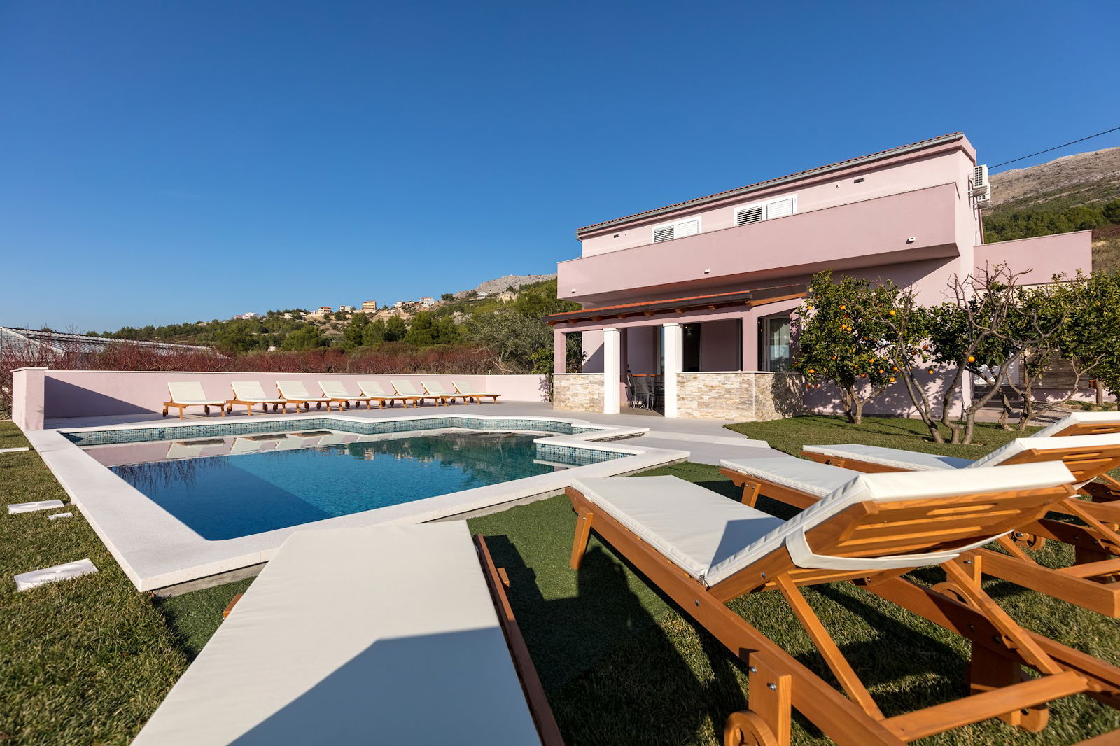 Villa CroAdria, Podstrana