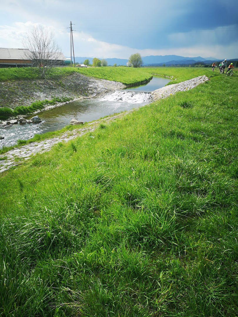 Sprehajalna pot most Kravanja Slovenijales