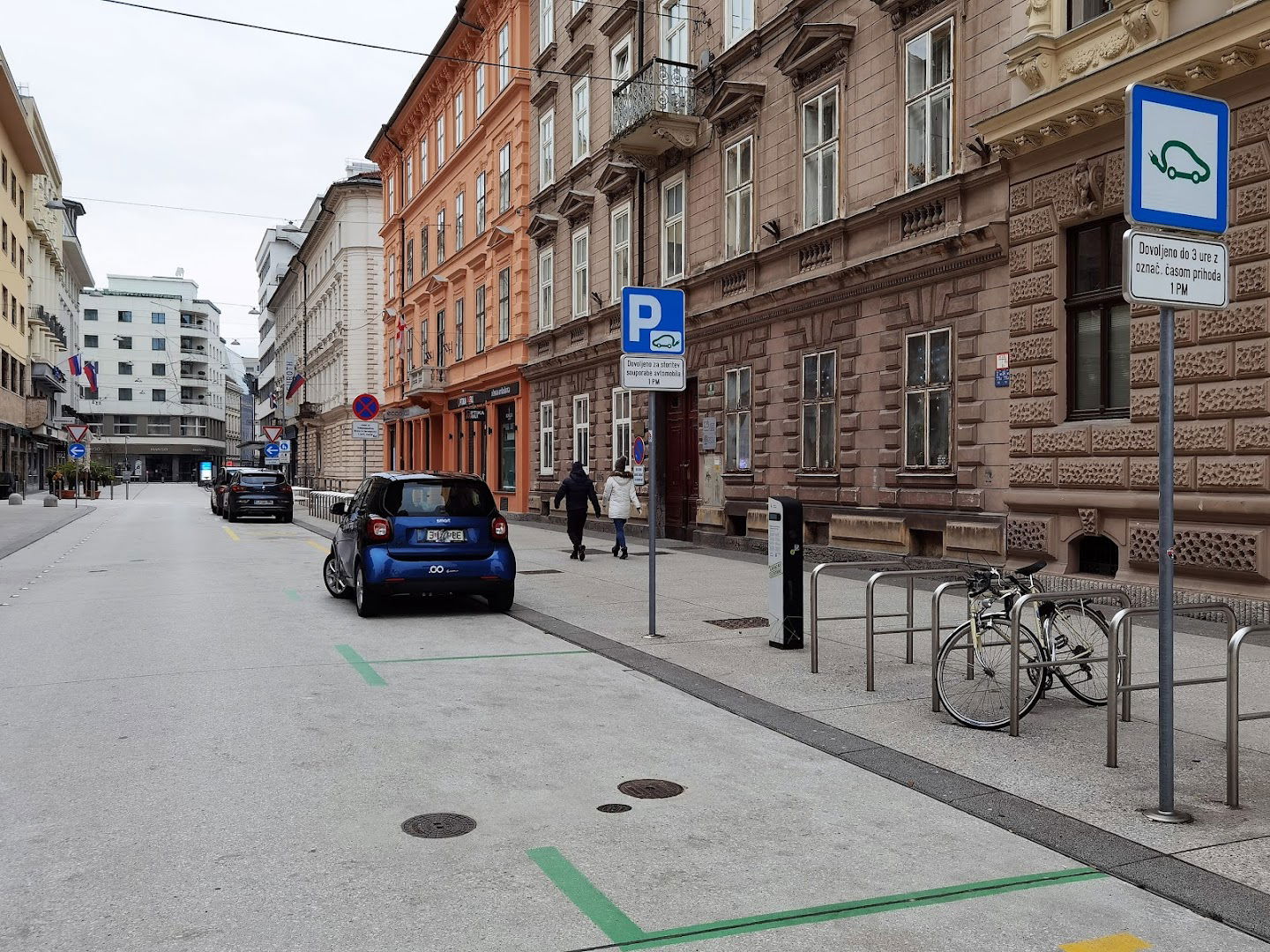 Electric Vehicle Charging Station