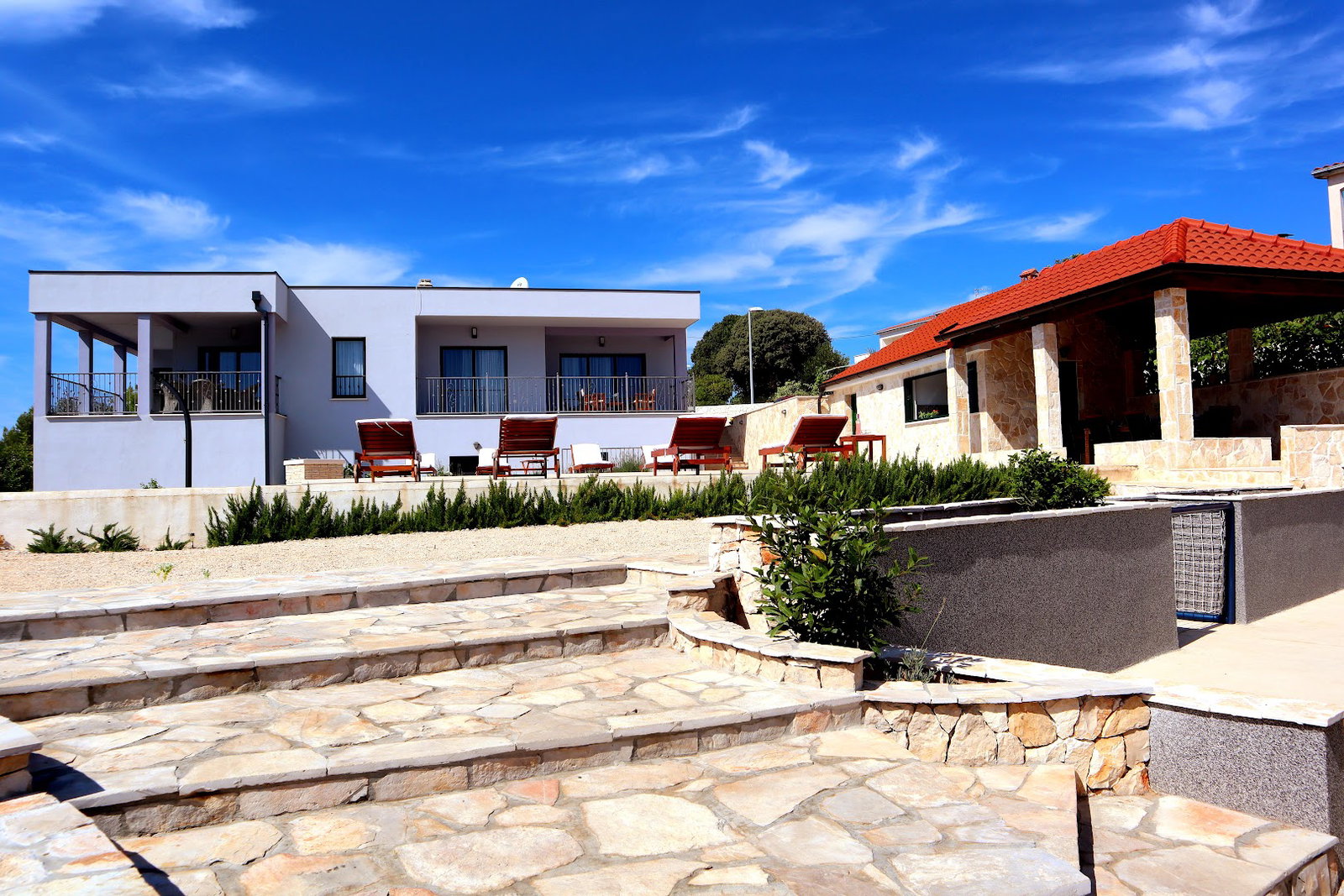 RESTFUL KANICA HOUSE