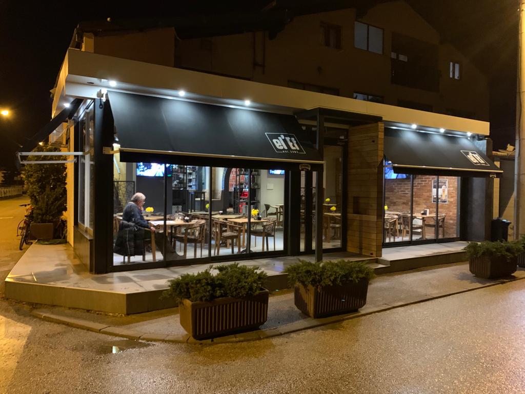 Caffe & Night Bar LF "sports bar"