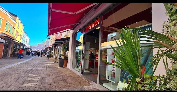 Shopping “Village”