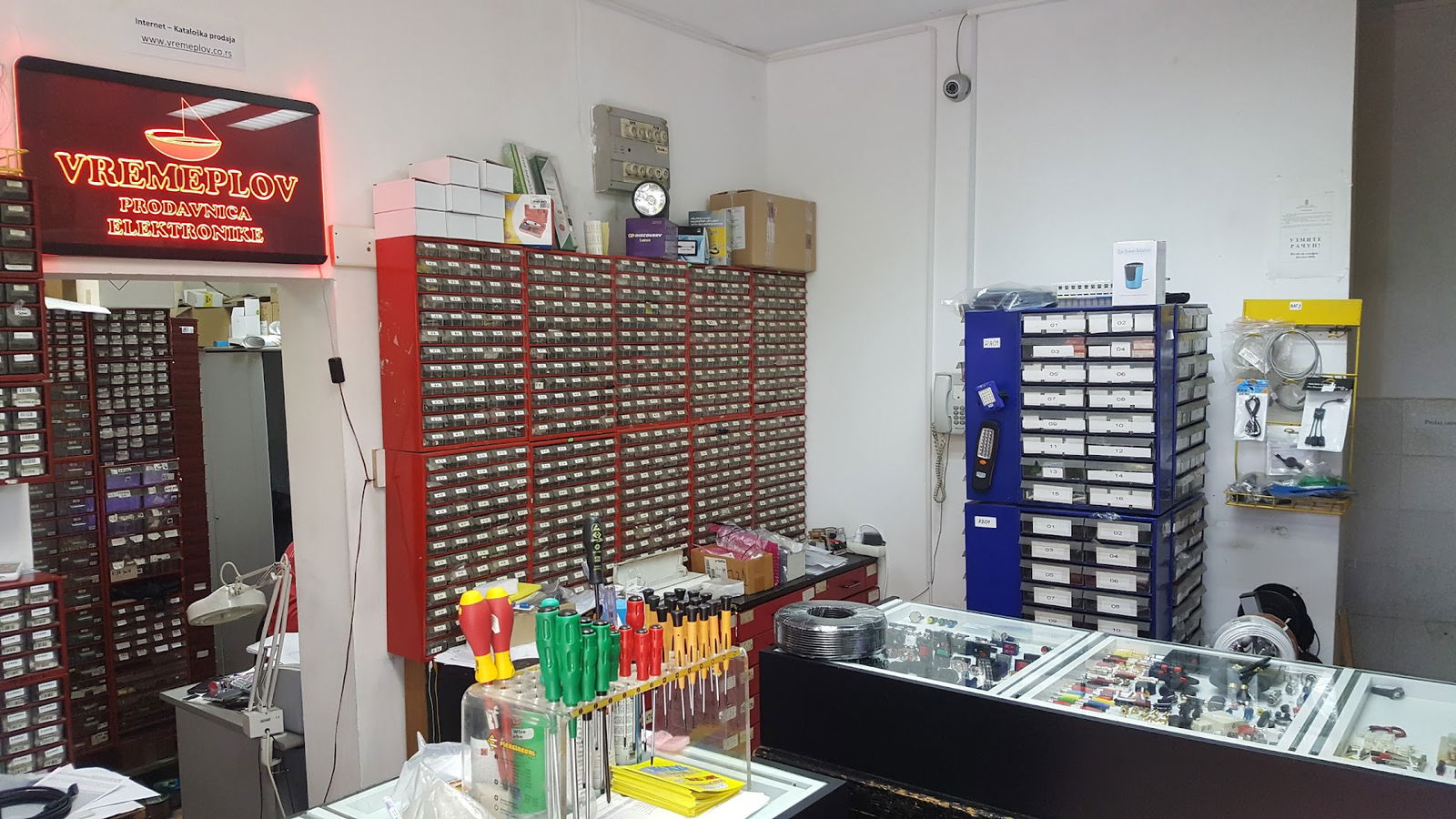 Vremeplov doo – Prodavnica elektronskih i energetskih komponenata