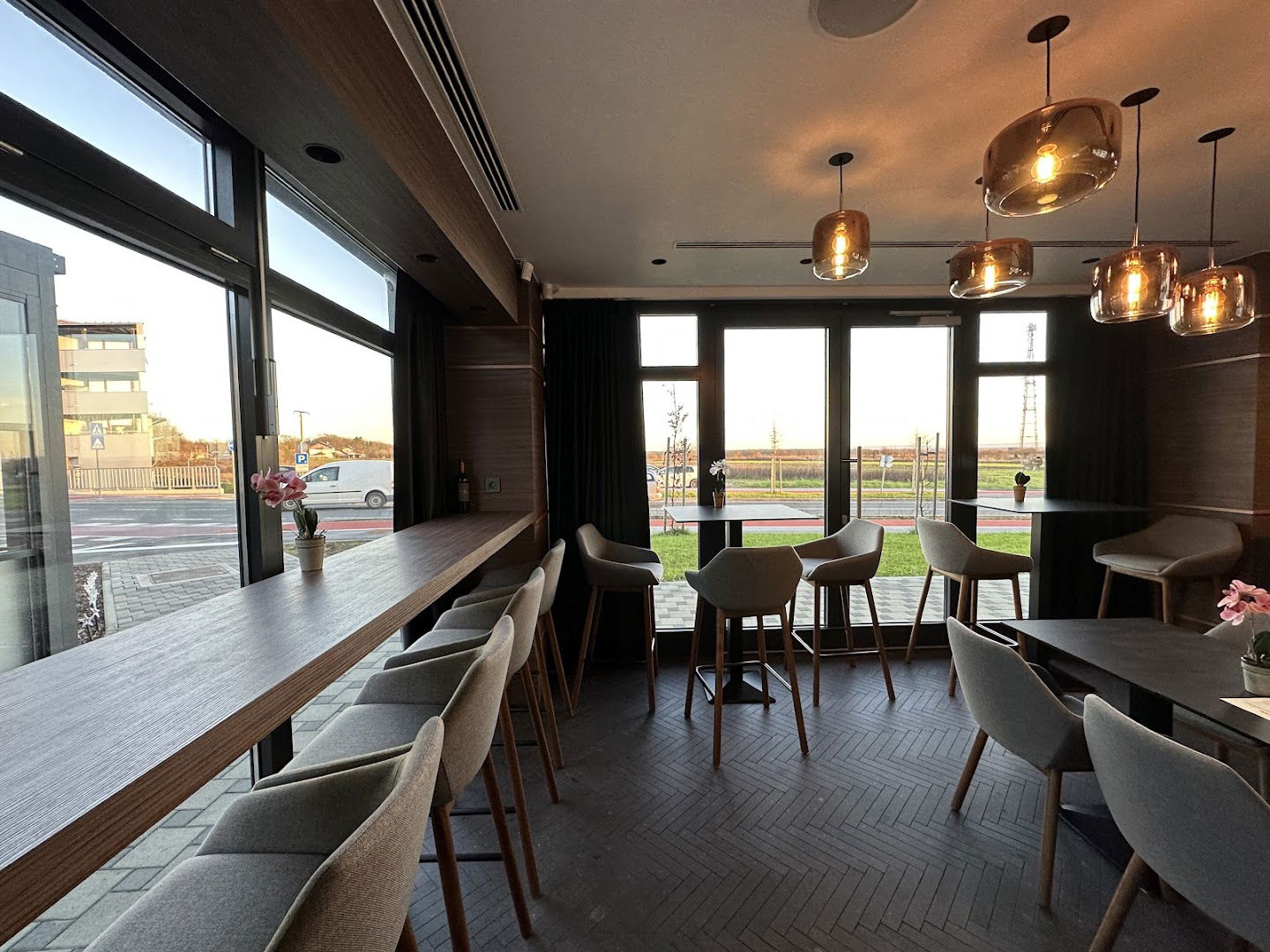 Patron Restoran & Bar