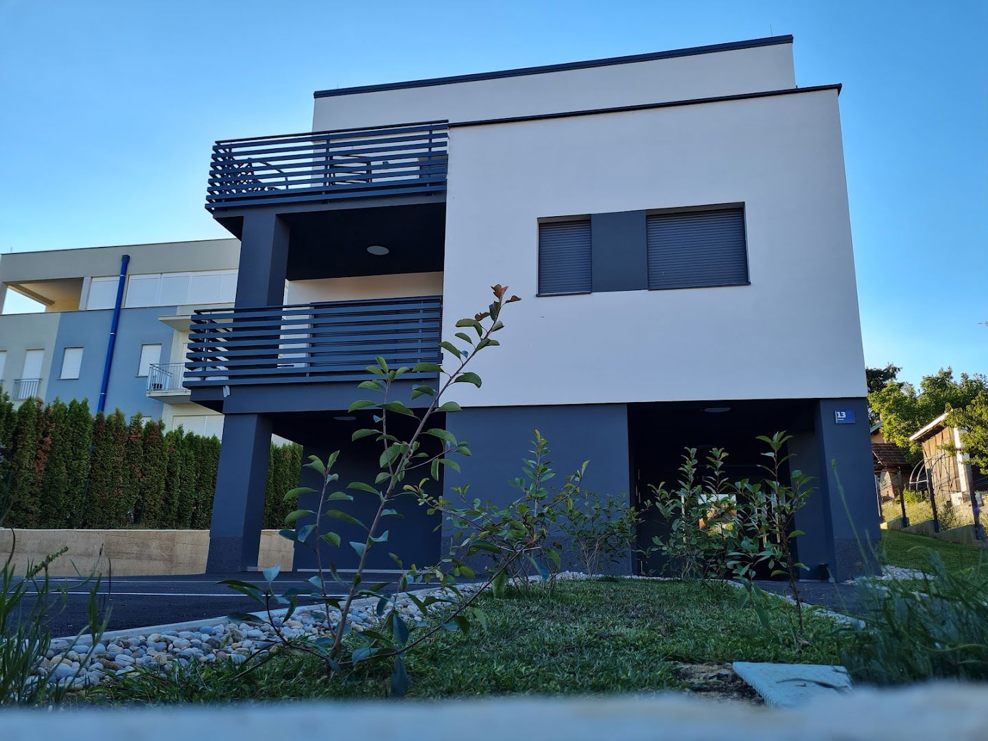 Prevoj hill residence