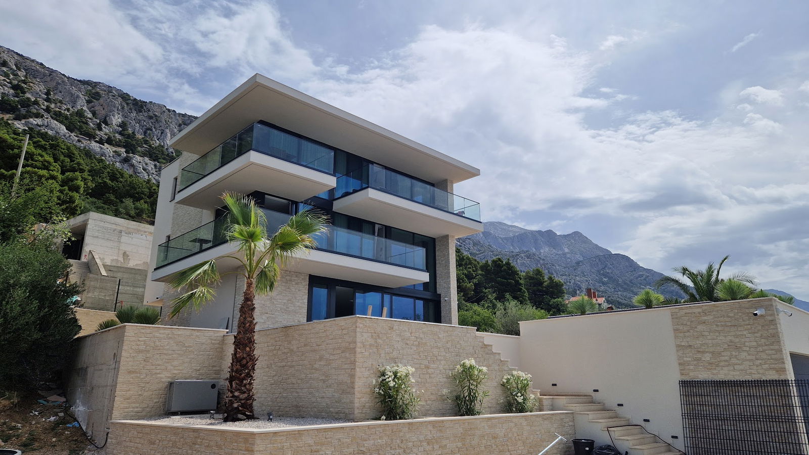 Luxury Villa Hedonia