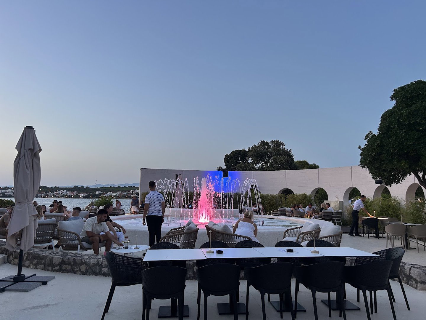 GOLDEN Restaurant & Bar