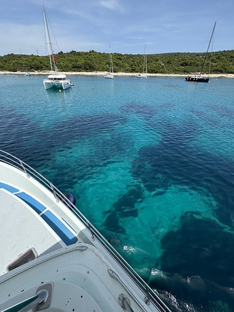 Ema Boat Tours & Culinary Adventure