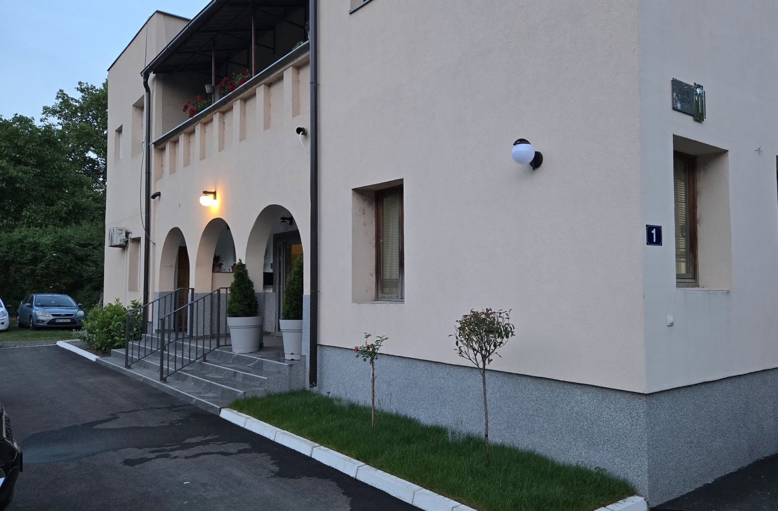 Zlate Petkovic Street, Čukarica