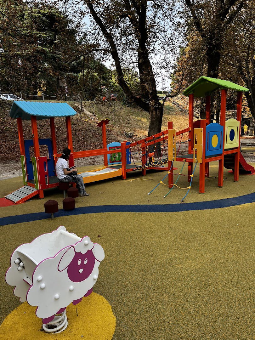 Parchetto giochi di via Capitolina