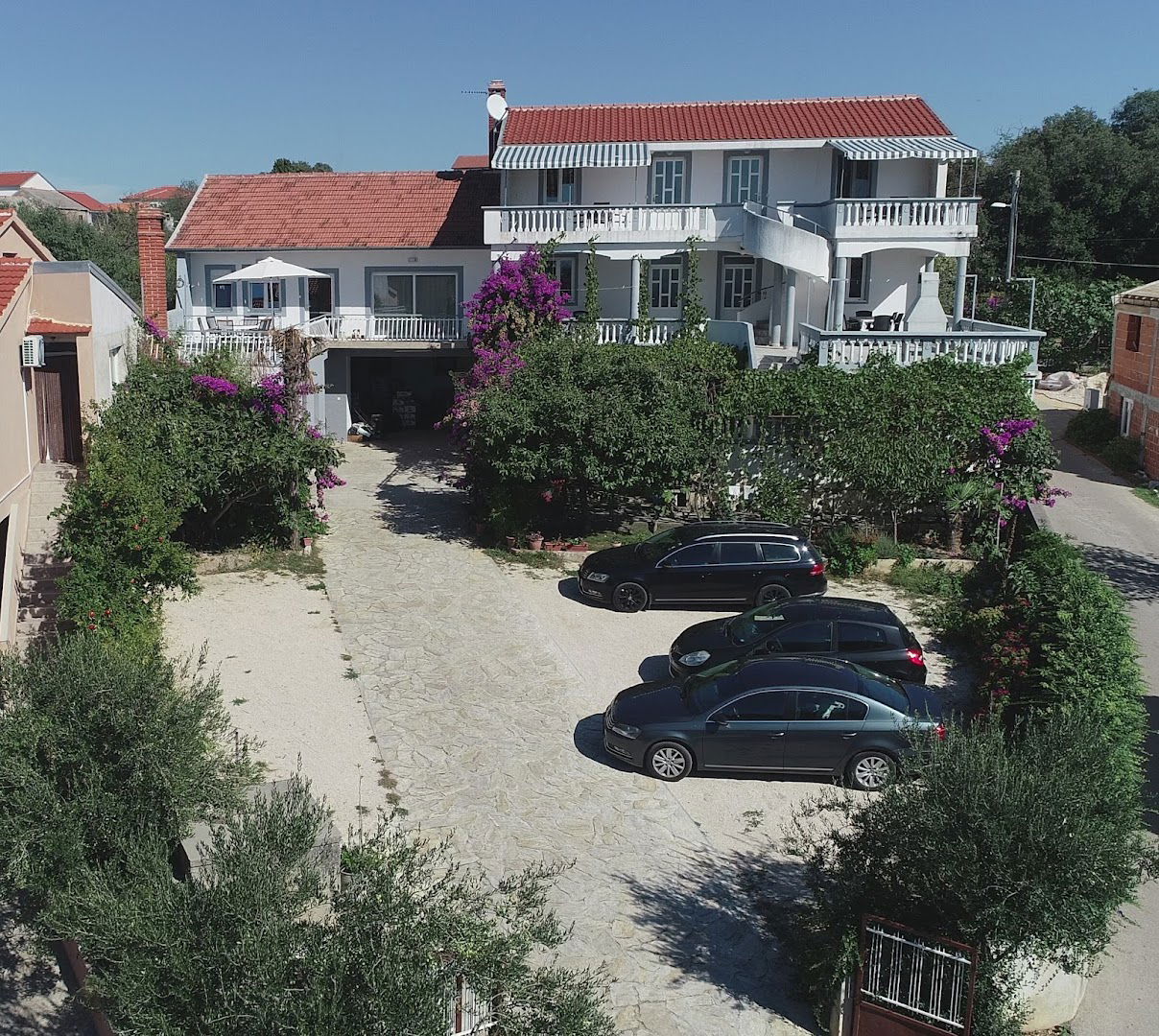 Rasin House Apartments