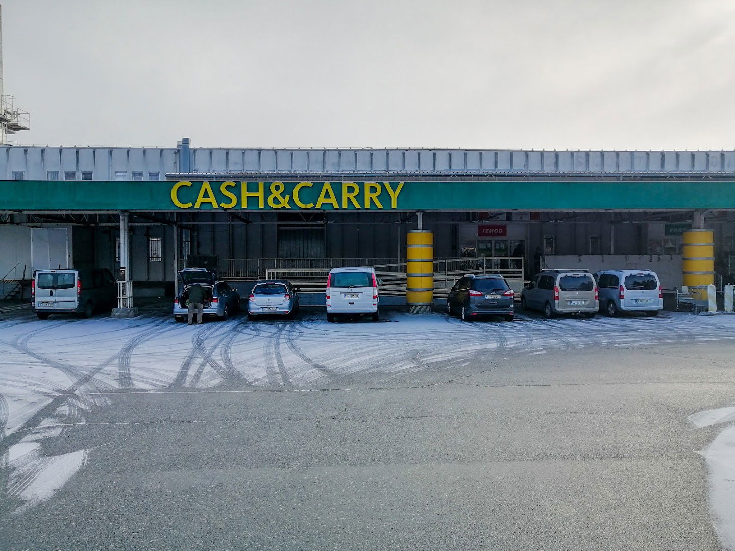 Tuš Cash&Carry Jarše