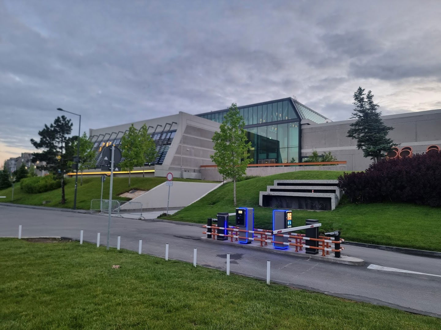 Belgrade Sava centar (autoput)