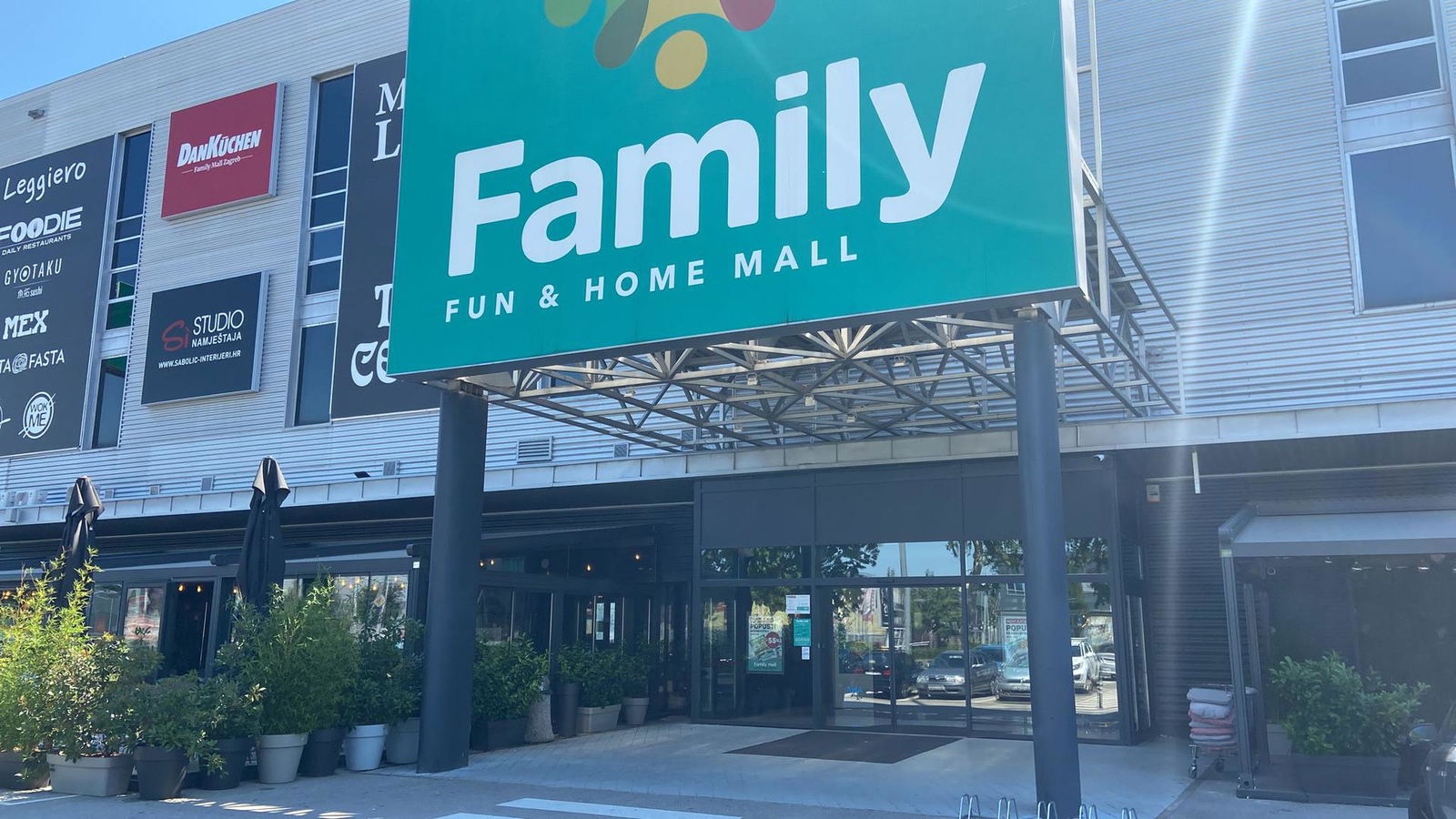 DanKuchen Family Mall