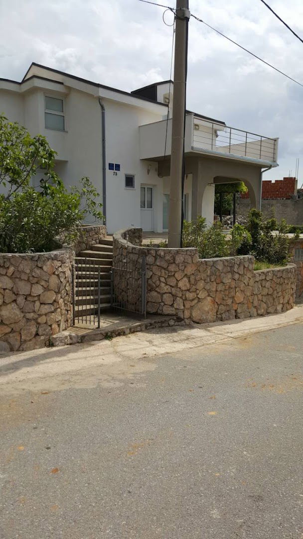 Apartments Mioš Cesarica