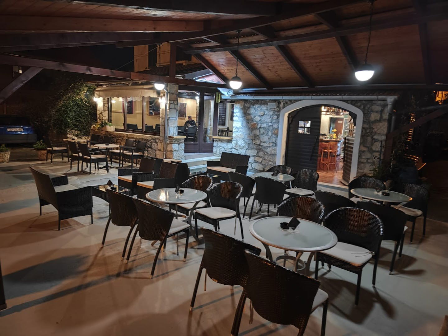 Coctail & Wine bar Gonzo