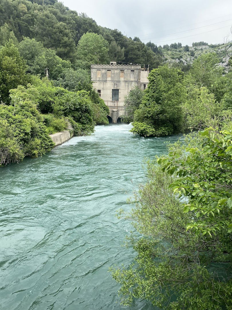 Odmorište uz rijeku Jadro