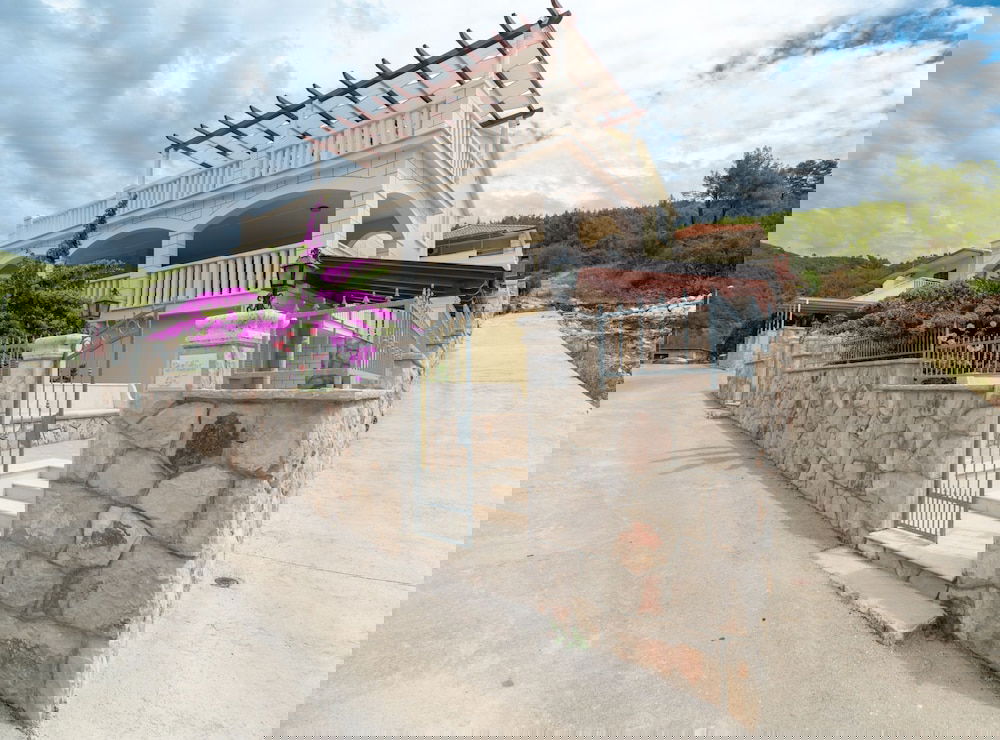 Modern Villa Near the Sea