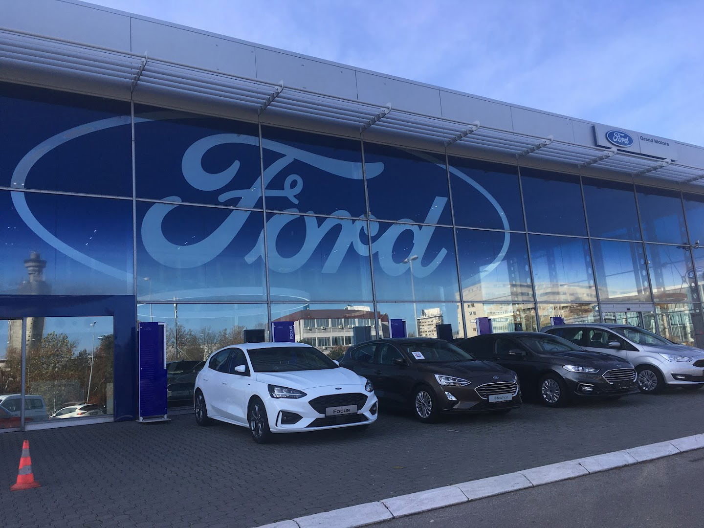 Grand Motors Ford