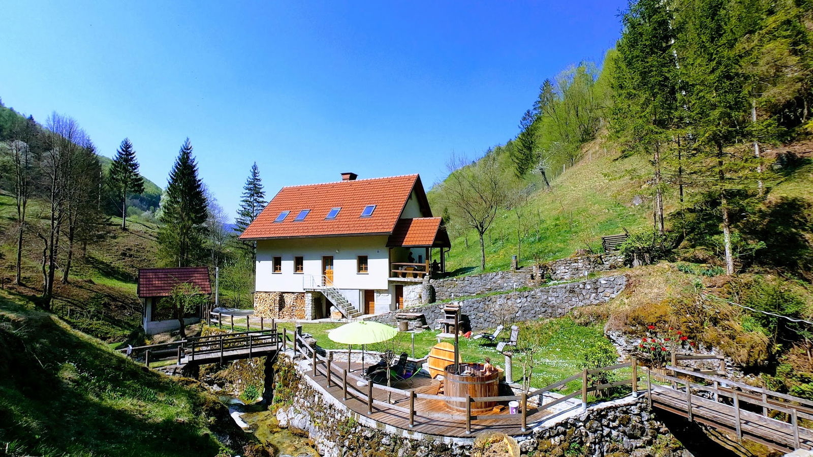 Country house by Hotenjka