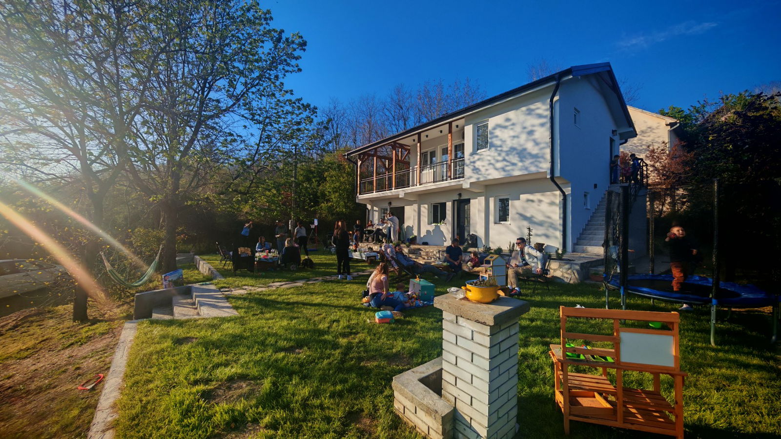 Aleksic Cottage House