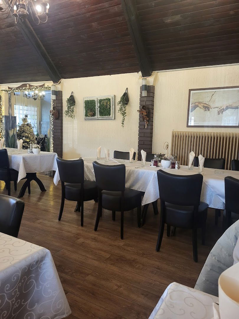 Restaurant "Mali Lovac"