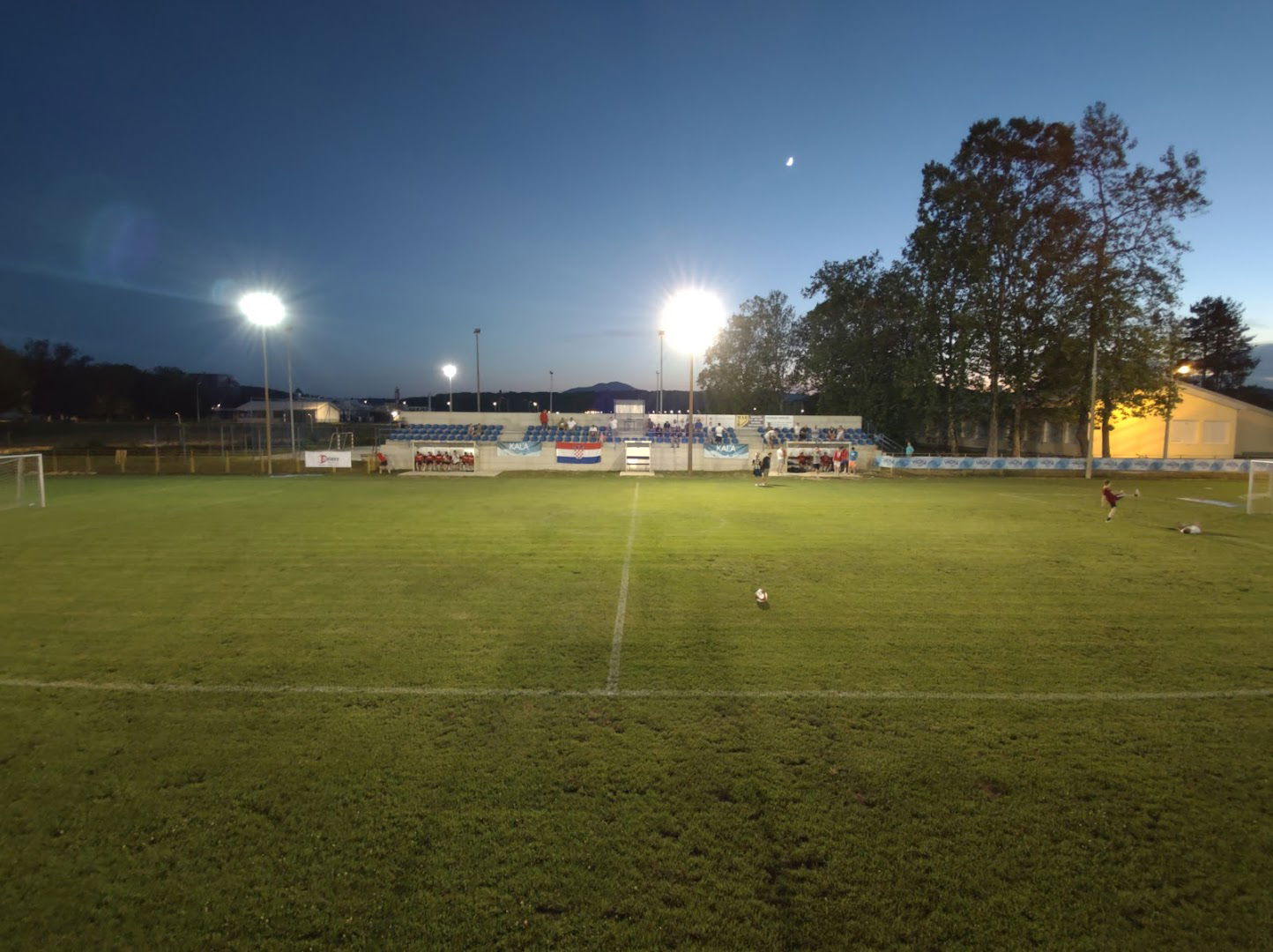 Nogometno igralište Kerestinec