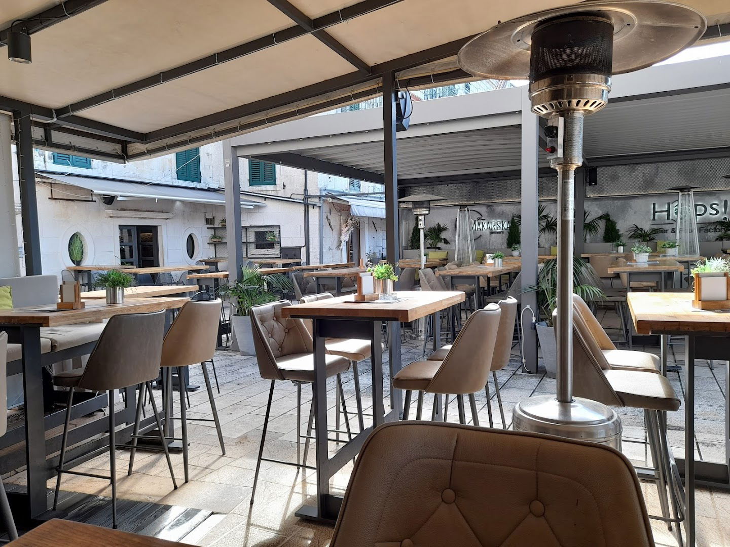 Hops! Beer & Food Factory