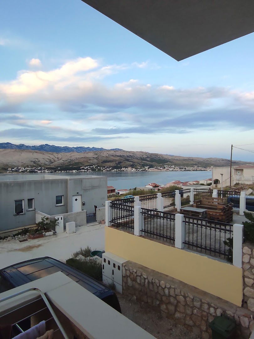 Apartments Gubo Pag (Family)