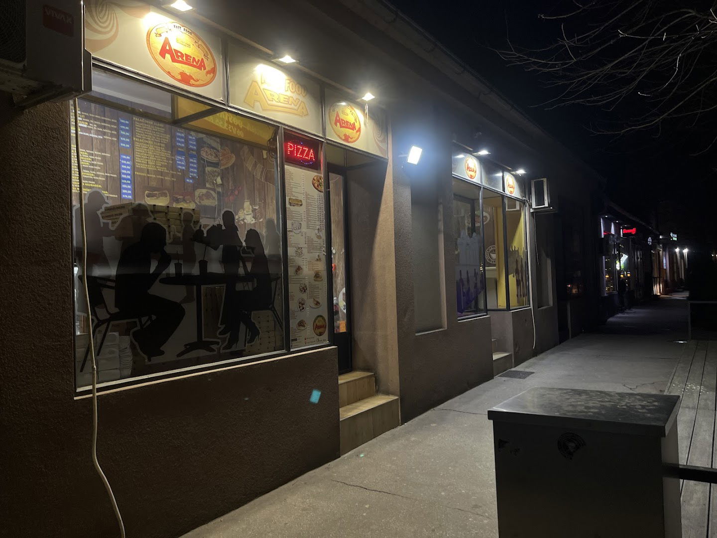ARENA FASTFOOD KOVIN