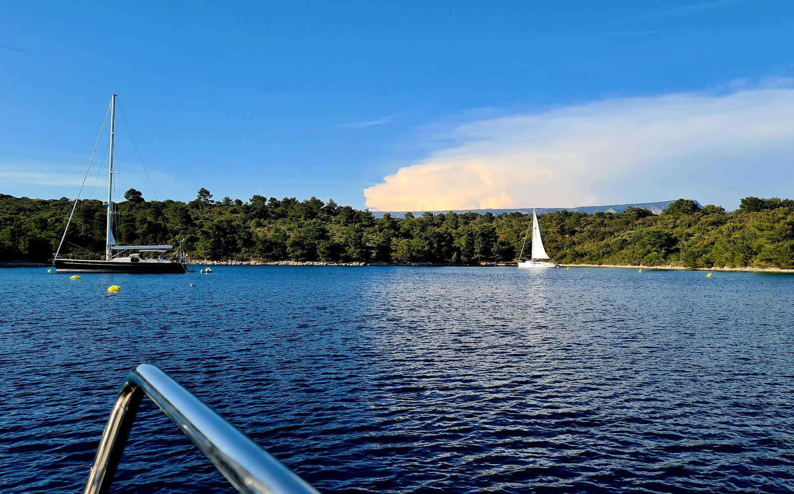 Luka Tiha Buoyed Anchorage