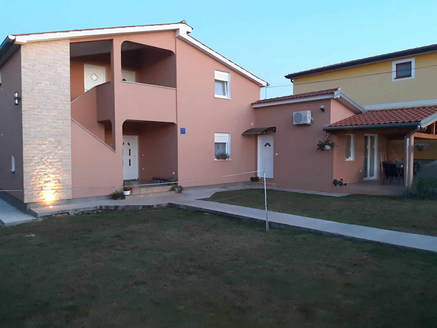 Apartmani Dora