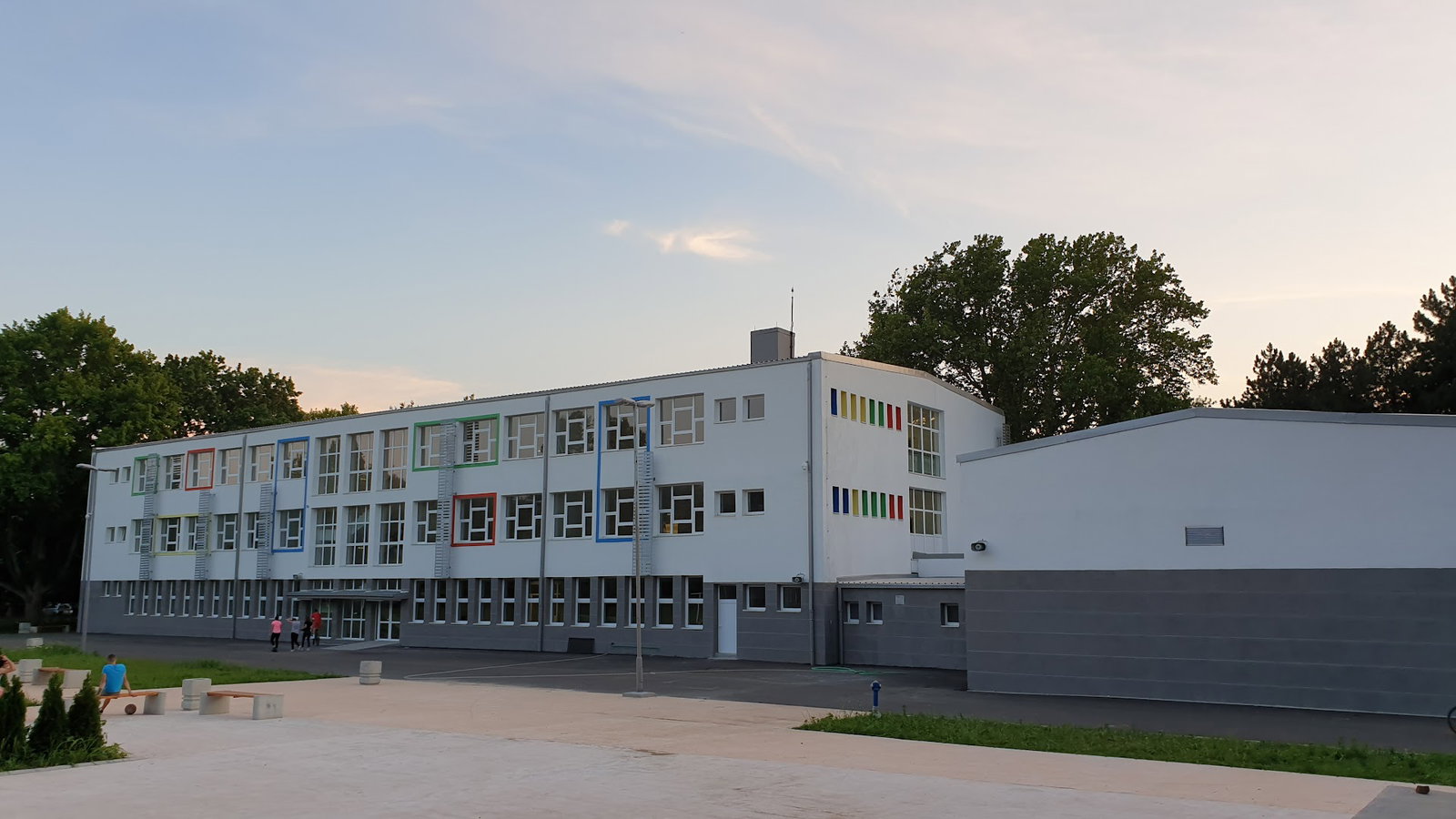 Elementary School „1300 Kaplara“
