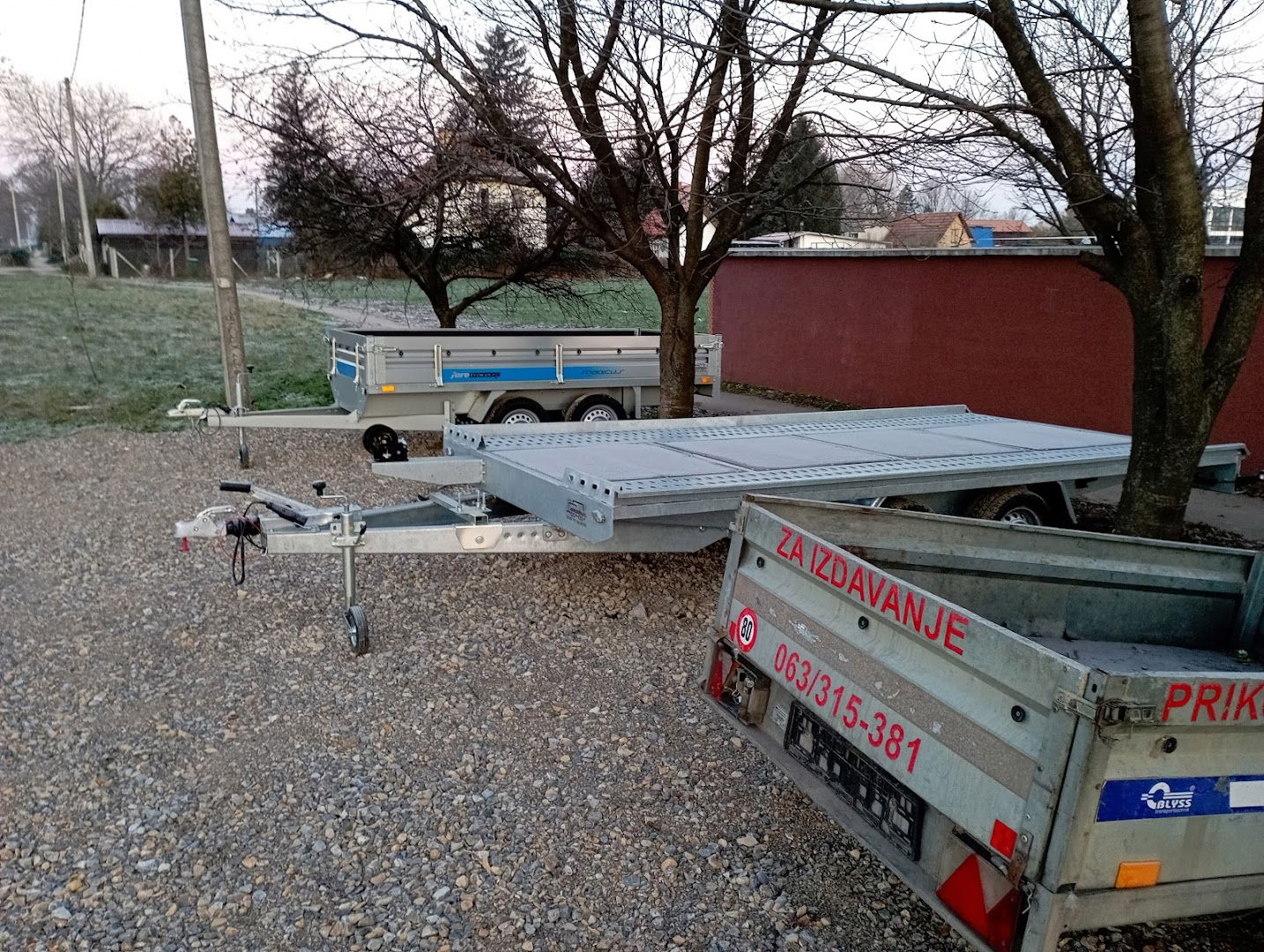 Iznajmljivanje Izdavanje teretnih i šlep prikolica Pančevo