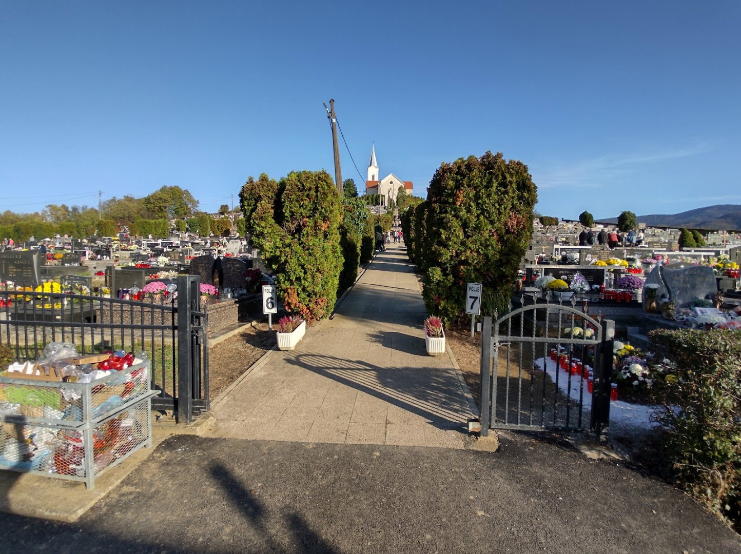Kraljev Vrh cemetery