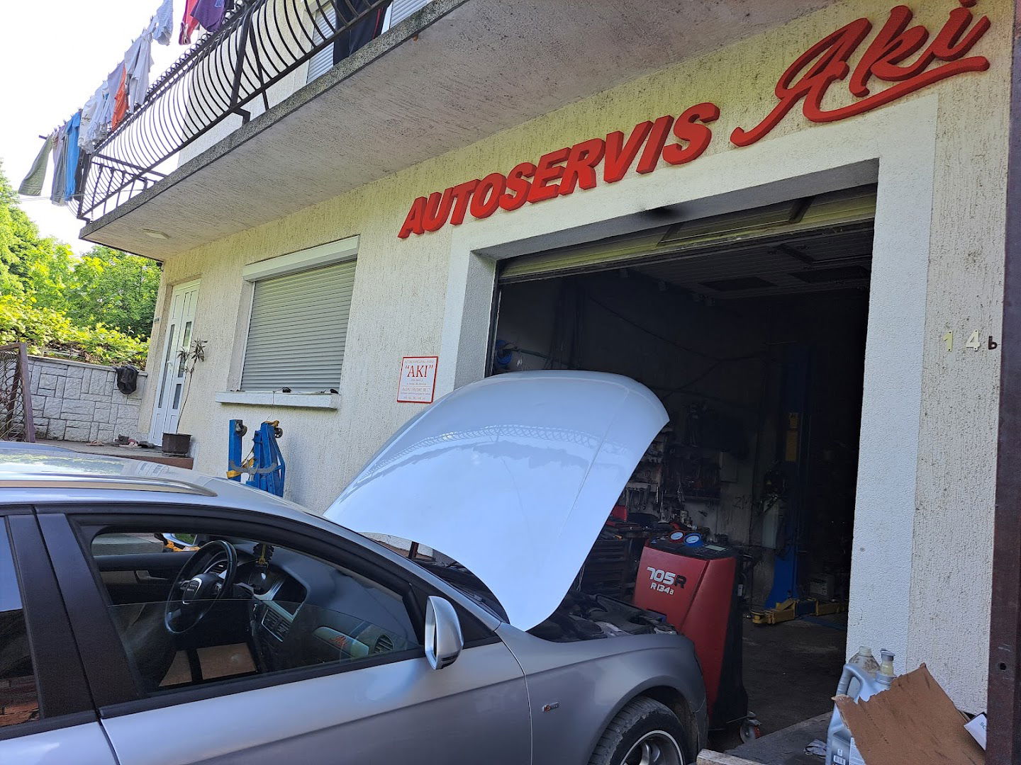 Autoservis,,AKI"