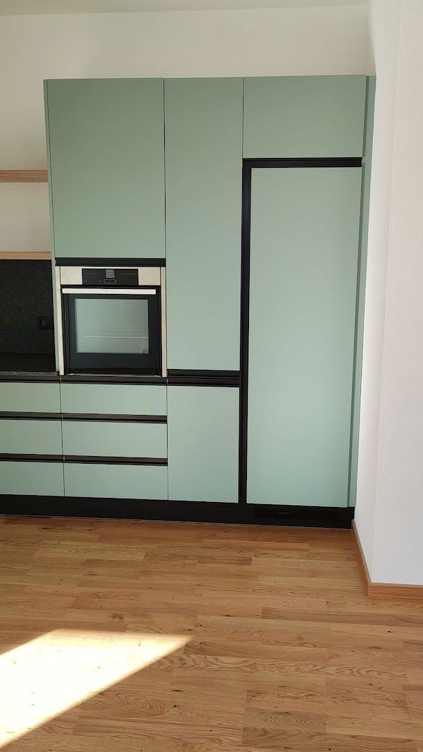 Namještaj i stolarija Hrast