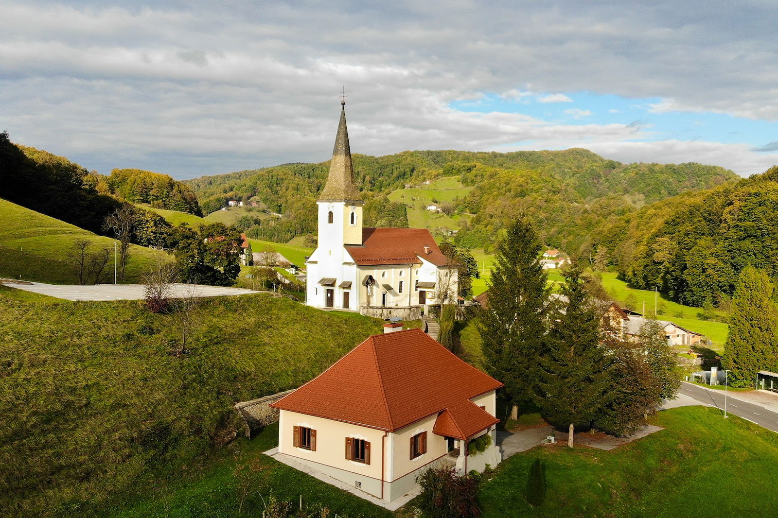 Župnijska cerkev sv. Antona
