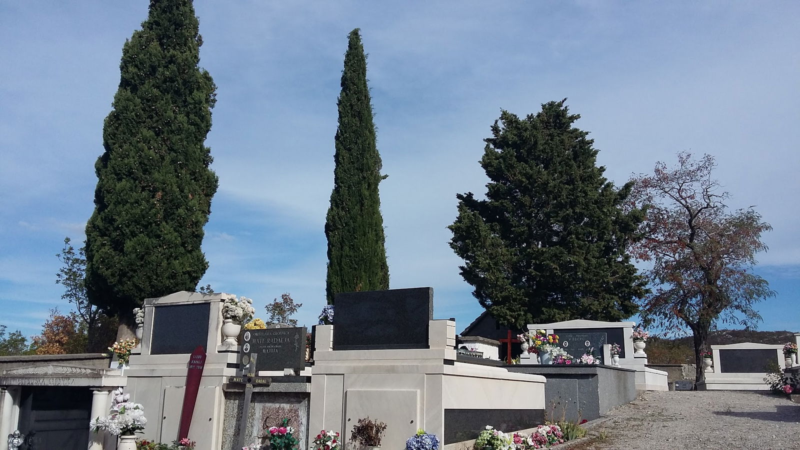 Duge Njive cemetery