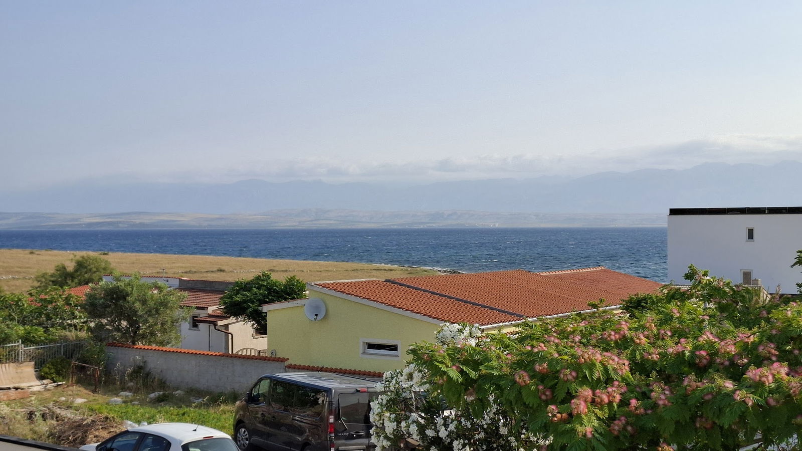 Apartmány Laura, Vir