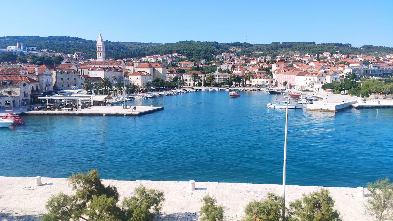 Trajektna luka Supetar