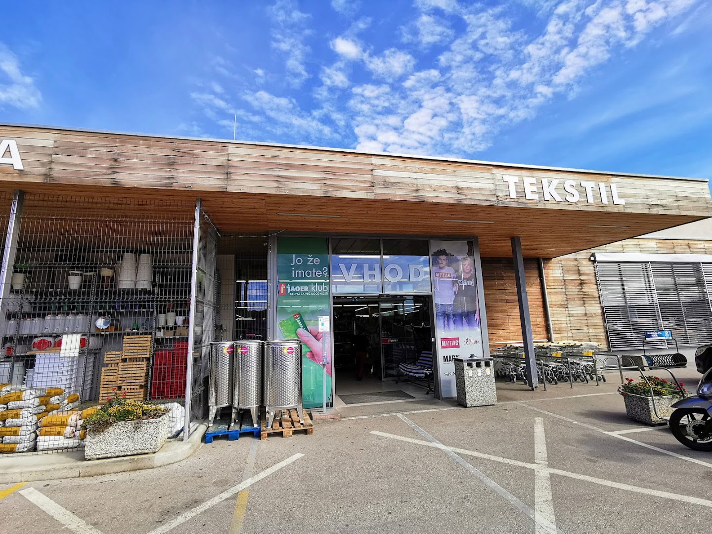 Supermarket JAGER - RADENCI